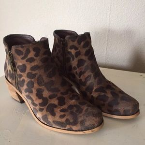 L&B leopard leather booties